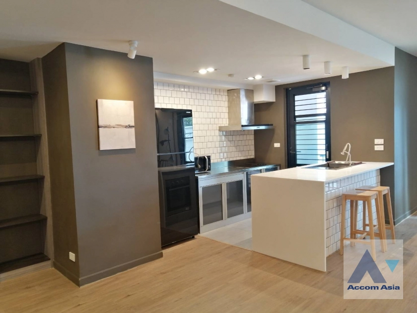  1  3 br Apartment For Rent in Sukhumvit ,Bangkok BTS Asok - MRT Sukhumvit at Contemporary Mansion 1417506