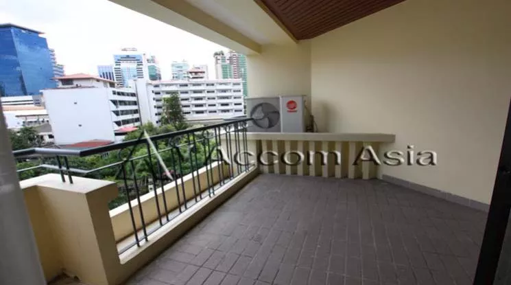  3 Bedrooms  Apartment For Rent in Sukhumvit, Bangkok  near BTS Phrom Phong (1417512)