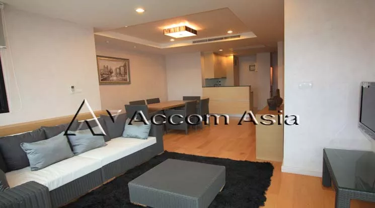  1 Bedroom  Condominium For Rent in Sathorn, Bangkok  near BTS Sala Daeng - MRT Lumphini (1517588)