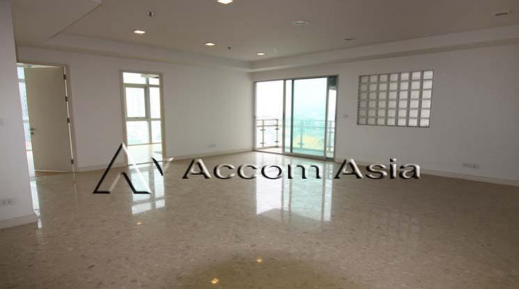  3 Bedrooms  Condominium For Rent & Sale in Sukhumvit, Bangkok  near BTS Ekkamai (1517650)