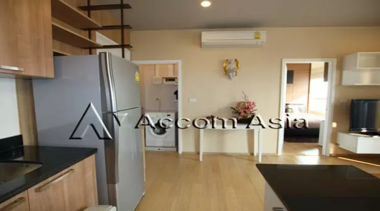  1 Bedroom  Condominium For Rent in Charoen Nakhon, Bangkok  near BTS Krung Thon Buri (1517687)