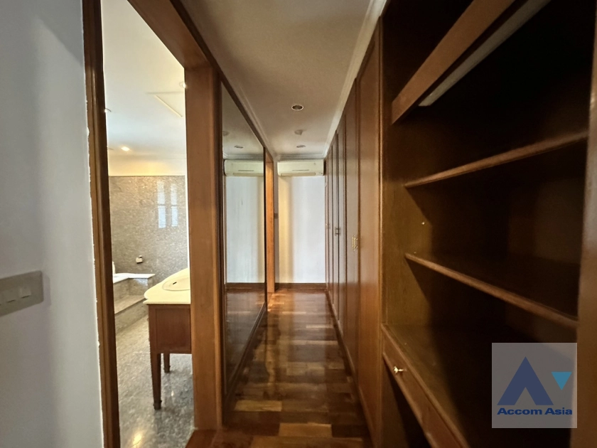 18  4 br House For Rent in Dusit ,Bangkok  at House by Chaophraya River 1817739