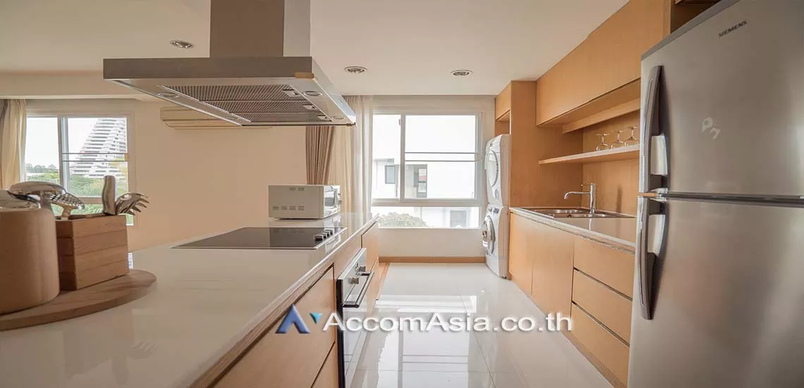  3 Bedrooms  Apartment For Rent in Sukhumvit, Bangkok  near BTS Phrom Phong (1417751)