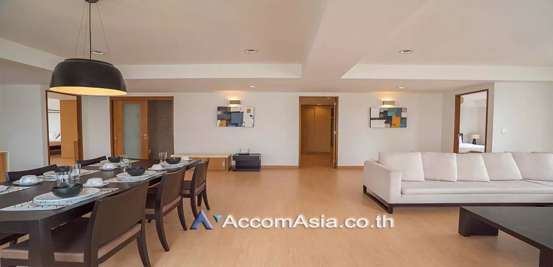  3 Bedrooms  Apartment For Rent in Sukhumvit, Bangkok  near BTS Phrom Phong (1417751)