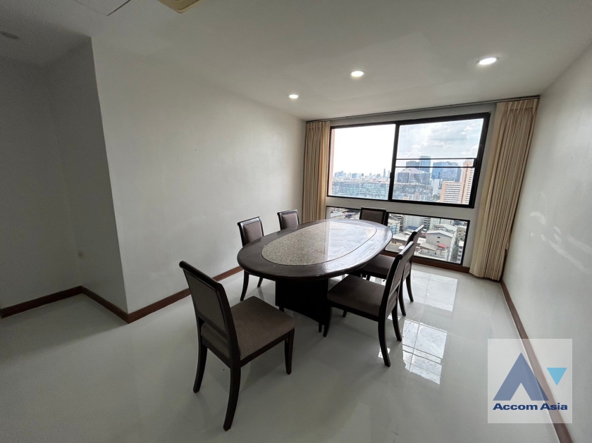 Pet friendly |  3 Bedrooms  Condominium For Rent in Sukhumvit, Bangkok  near BTS Phrom Phong (1517806)