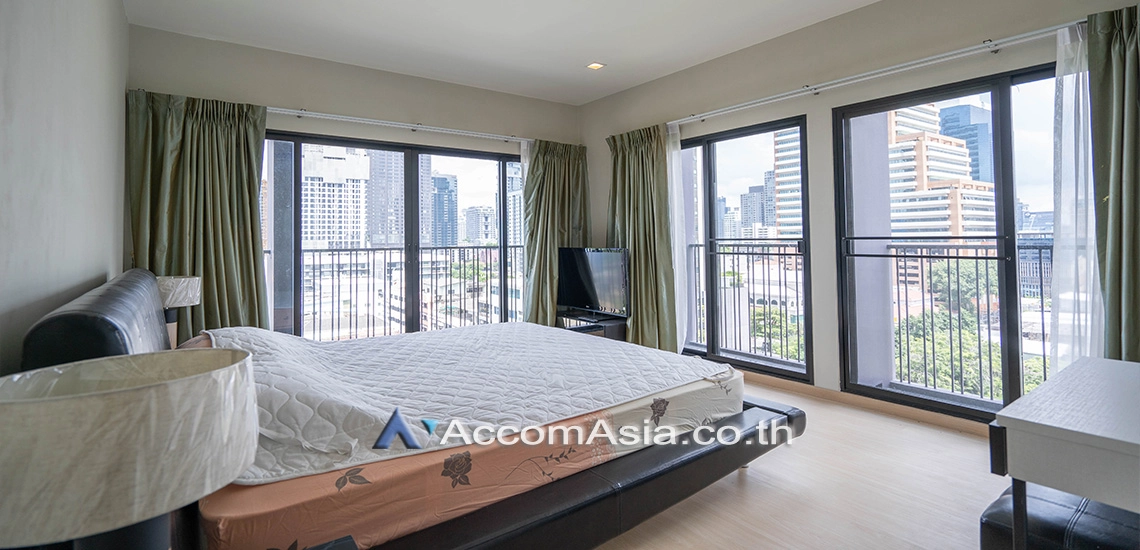  2 Bedrooms  Condominium For Rent in Sukhumvit, Bangkok  near BTS Ekkamai (1517862)