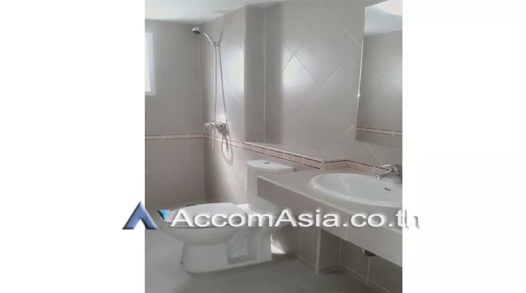  1  Condominium For Sale in Sukhumvit ,Chon Buri  at Bang Saray Beach Condominium 1517878