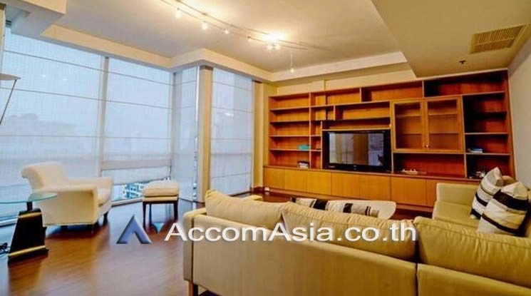  2 Bedrooms  Condominium For Rent in Ploenchit, Bangkok  near BTS Chitlom (20708)