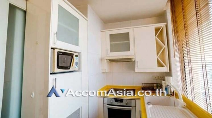  2 Bedrooms  Condominium For Rent in Ploenchit, Bangkok  near BTS Chitlom (20708)