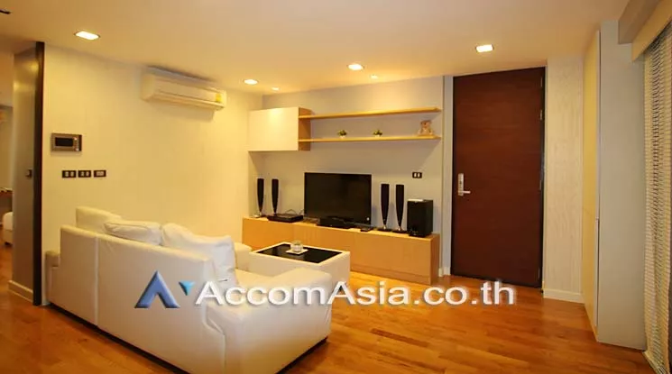  1 Bedroom  Condominium For Rent in Silom, Bangkok  near BTS Chong Nonsi (1517913)