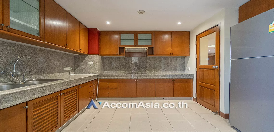  2 Bedrooms  Apartment For Rent in Sukhumvit, Bangkok  near BTS Thong Lo (1517969)