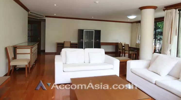  3 Bedrooms  Apartment For Rent in Sukhumvit, Bangkok  near BTS Asok - MRT Sukhumvit (1417993)