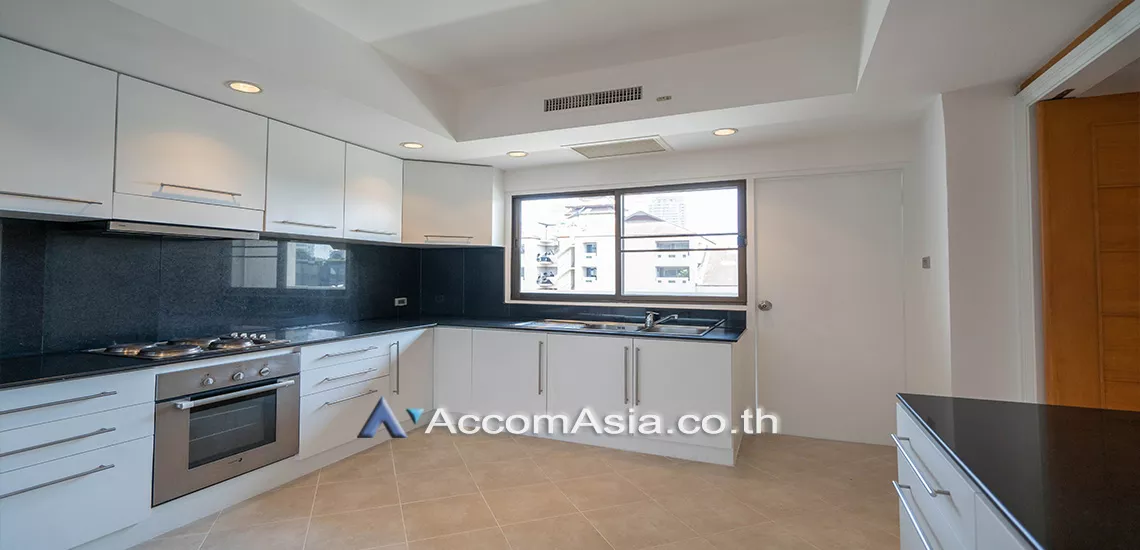 Pet friendly |  3 Bedrooms  Apartment For Rent in Sukhumvit, Bangkok  near BTS Phrom Phong (1417994)