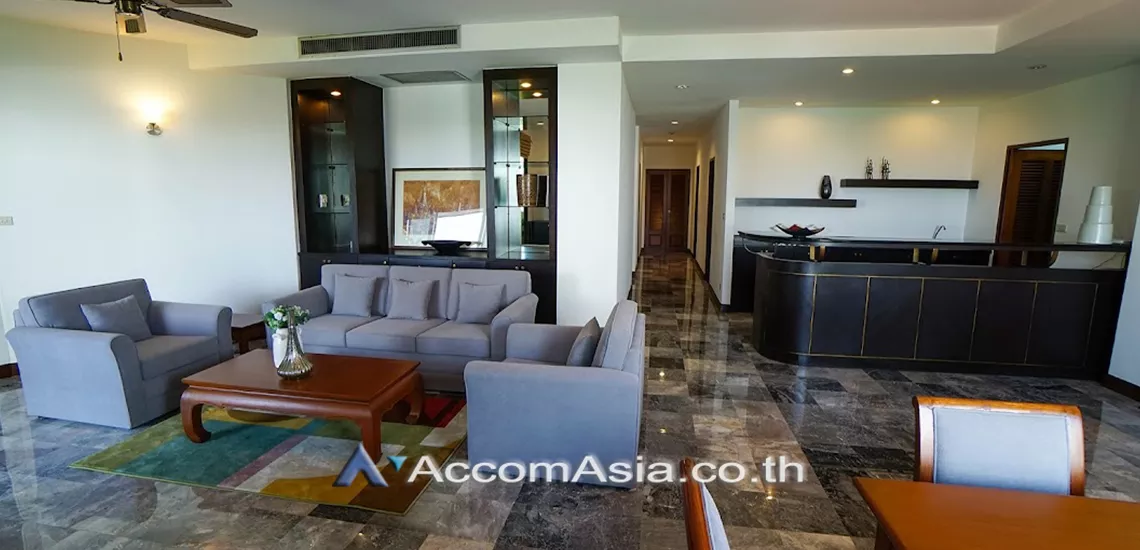  3 Bedrooms  Apartment For Rent in Sukhumvit, Bangkok  near BTS Phrom Phong (1418031)