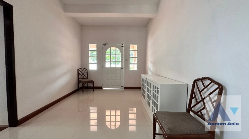 Home Office, Pet friendly |  3 Bedrooms  Townhouse For Rent in Phaholyothin, Bangkok  near BTS Ari (1818217)