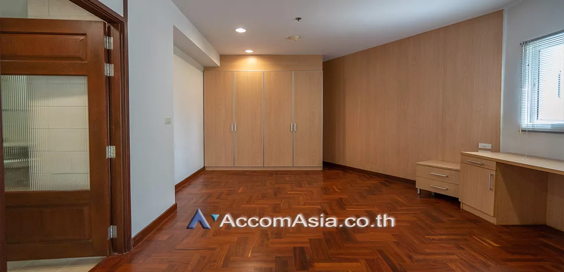  2 Bedrooms  Apartment For Rent in Sukhumvit, Bangkok  near BTS Phrom Phong (1418230)