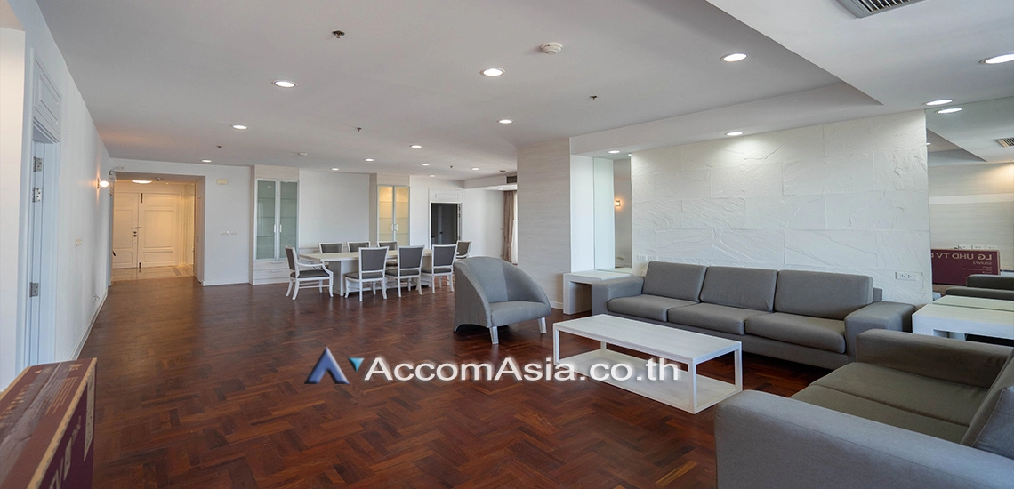  3 Bedrooms  Apartment For Rent in Sukhumvit, Bangkok  near BTS Phrom Phong (1418231)