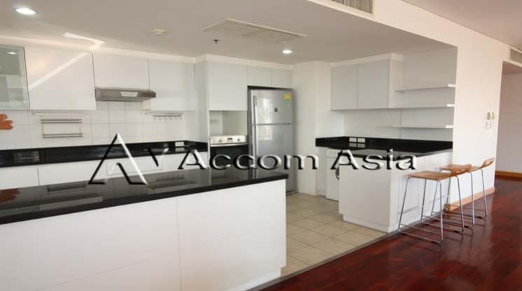 Pet friendly |  3 Bedrooms  Apartment For Rent in Sukhumvit, Bangkok  near BTS Ekkamai (1418280)