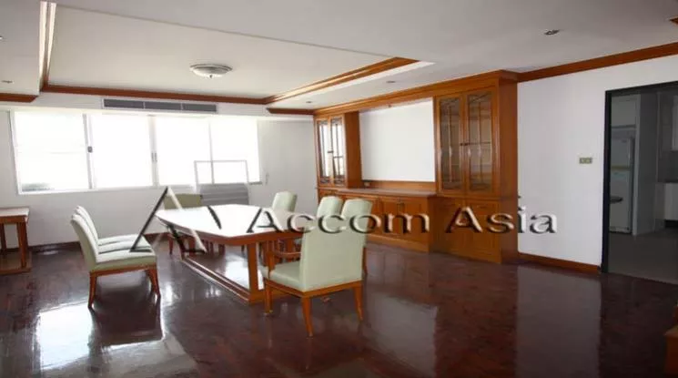  3 Bedrooms  Condominium For Rent in Sukhumvit, Bangkok  near BTS Phrom Phong (1518389)