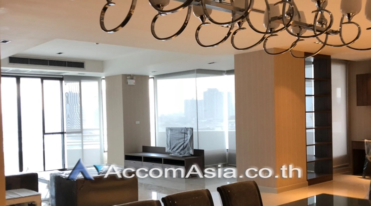  3 Bedrooms  Condominium For Rent in Sathorn, Bangkok  near MRT Khlong Toei (1518427)