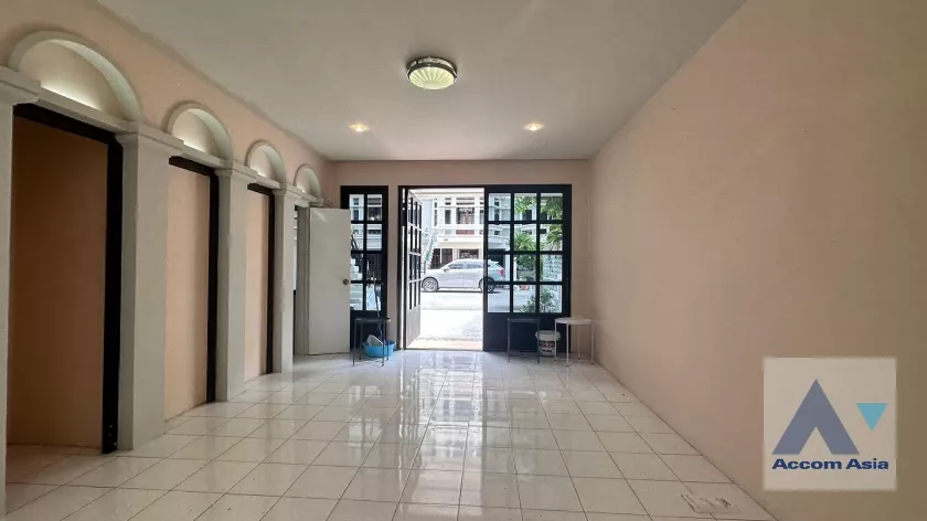 Home Office, Pet friendly |  4 Bedrooms  Townhouse For Rent in Sukhumvit, Bangkok  near BTS Phrom Phong (1818447)