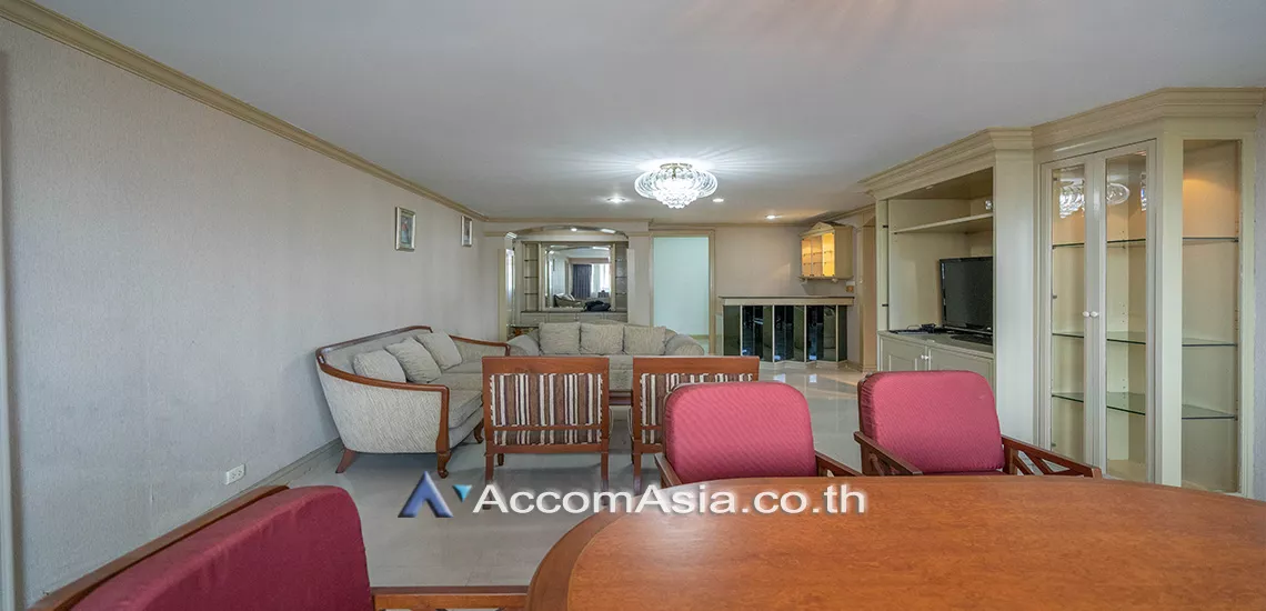  3 Bedrooms  Condominium For Rent in Sukhumvit, Bangkok  near BTS Ekkamai (1518455)