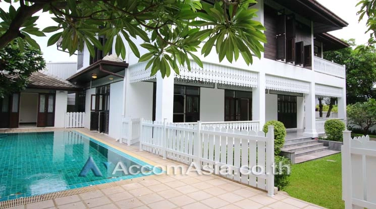 Home Office, Private Swimming Pool house for rent in Sukhumvit, Bangkok Code 2318549