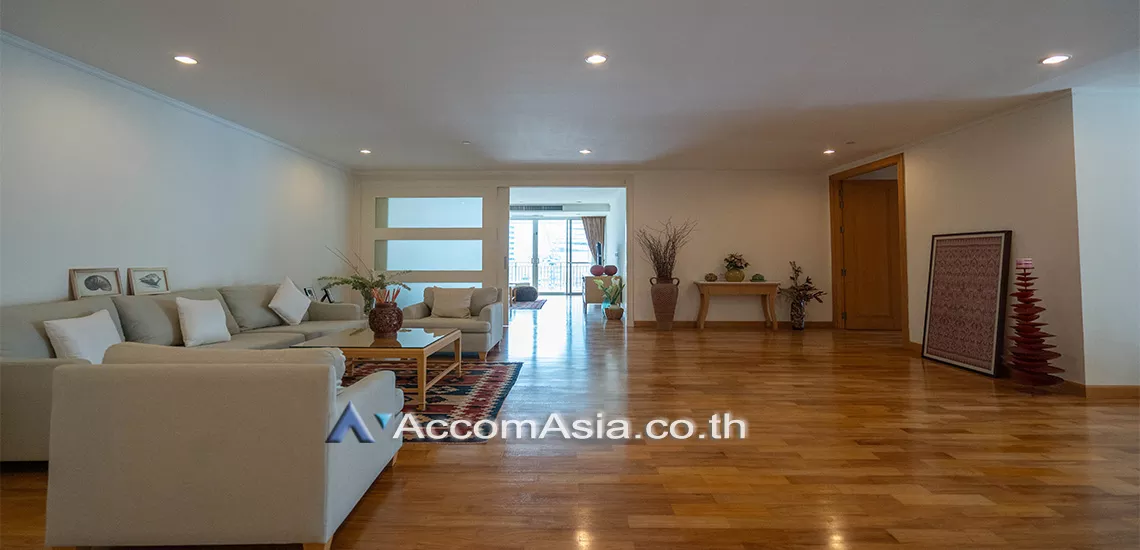 Pet friendly |  3 Bedrooms  Apartment For Rent in Sukhumvit, Bangkok  near BTS Phrom Phong (1418690)