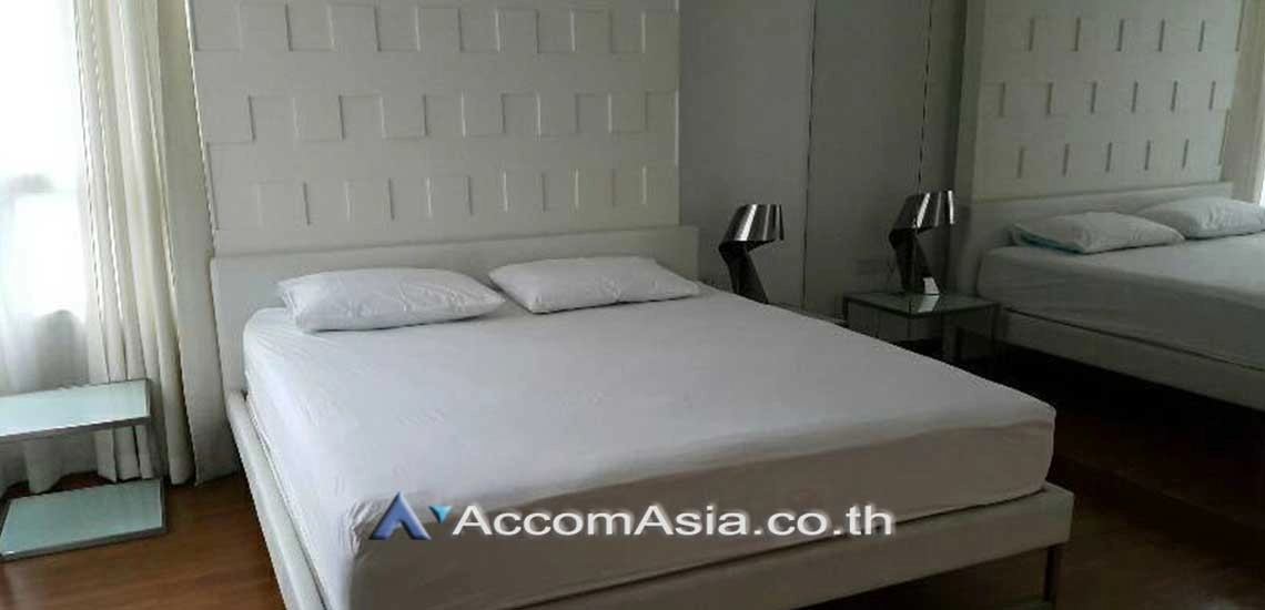  3 Bedrooms  Condominium For Rent in Sukhumvit, Bangkok  near BTS Nana (1518921)