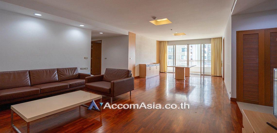  3 Bedrooms  Apartment For Rent in Sukhumvit, Bangkok  near BTS Phrom Phong (1418963)