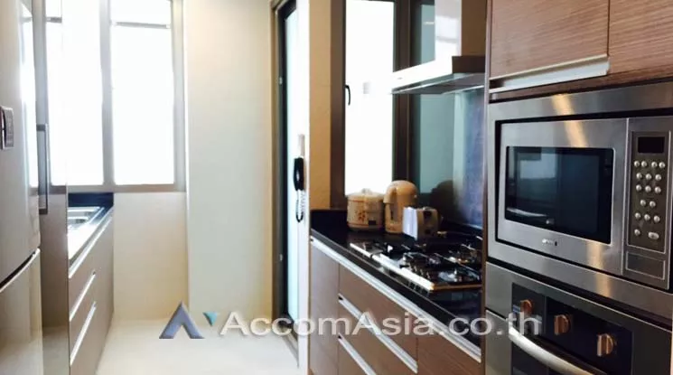  2 Bedrooms  Apartment For Rent in Sukhumvit, Bangkok  near BTS Phrom Phong (1419002)