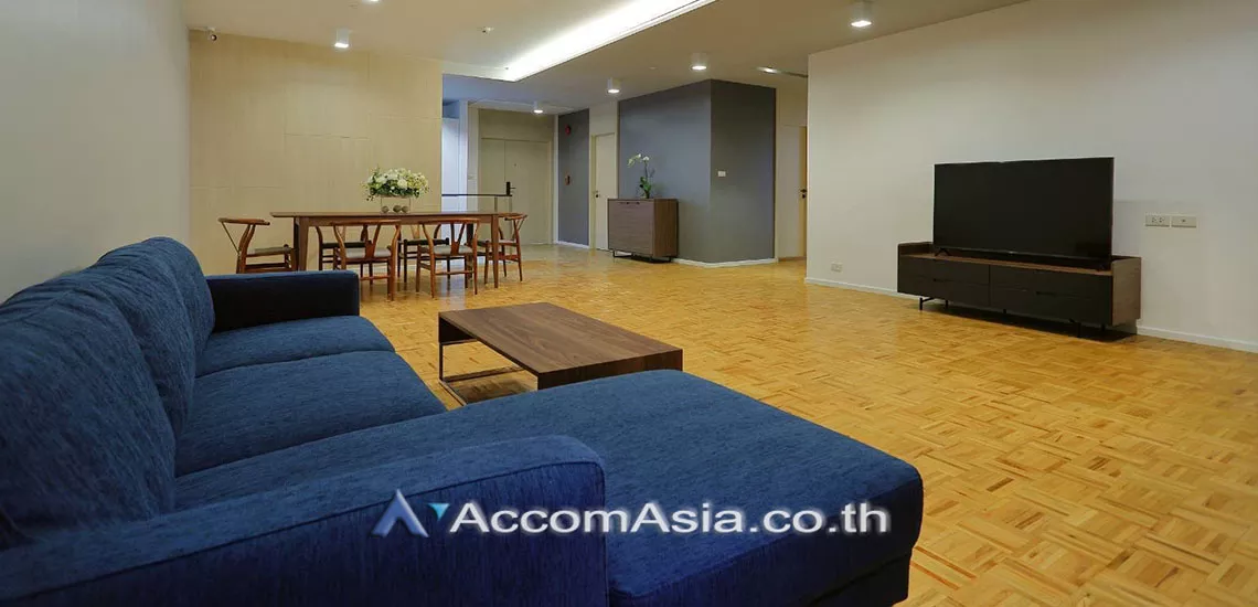  3 Bedrooms  Apartment For Rent in Sukhumvit, Bangkok  near BTS Phrom Phong (1419034)