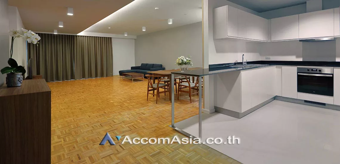  3 Bedrooms  Apartment For Rent in Sukhumvit, Bangkok  near BTS Phrom Phong (1419034)