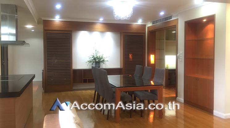  3 Bedrooms  Condominium For Rent in Sukhumvit, Bangkok  near BTS Phrom Phong (1519142)