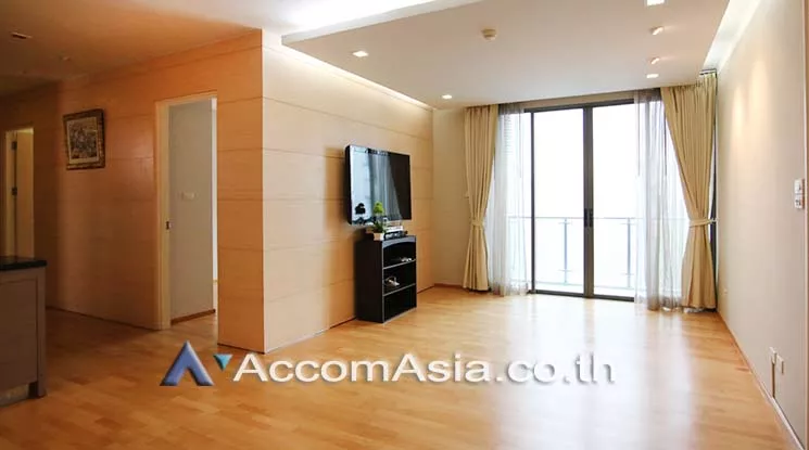  3 Bedrooms  Condominium For Rent in Sukhumvit, Bangkok  near BTS Ekkamai (1519209)