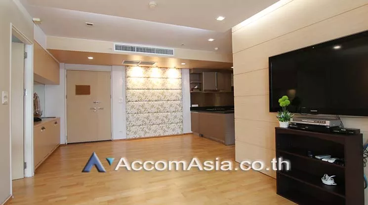  3 Bedrooms  Condominium For Rent in Sukhumvit, Bangkok  near BTS Ekkamai (1519209)