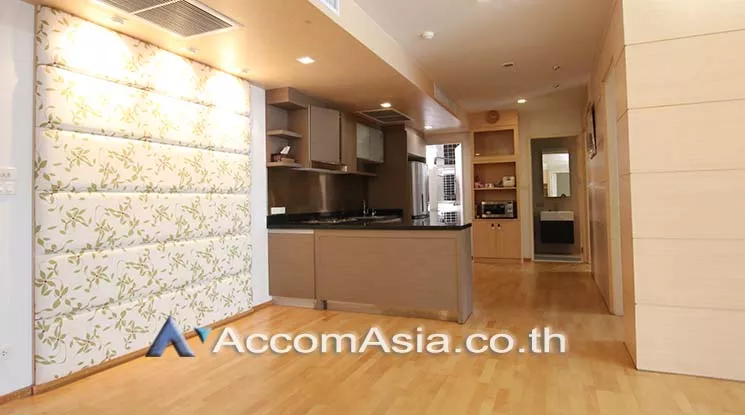  3 Bedrooms  Condominium For Rent in Sukhumvit, Bangkok  near BTS Ekkamai (1519209)