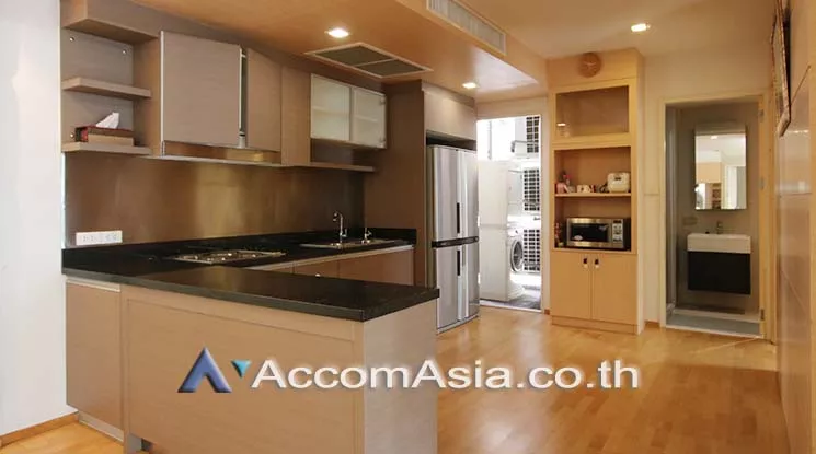  3 Bedrooms  Condominium For Rent in Sukhumvit, Bangkok  near BTS Ekkamai (1519209)