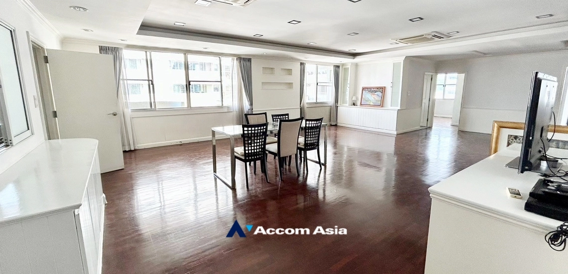 Pet friendly |  3 Bedrooms  Condominium For Rent & Sale in Sukhumvit, Bangkok  near BTS Phrom Phong (1519254)