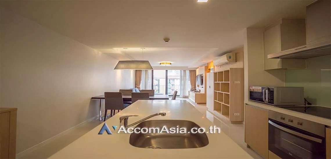  3 Bedrooms  Apartment For Rent in Sukhumvit, Bangkok  near BTS Phrom Phong (1419298)