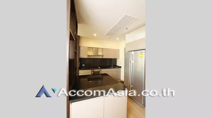  3 Bedrooms  Condominium For Rent in Sukhumvit, Bangkok  near BTS Phrom Phong (1519342)