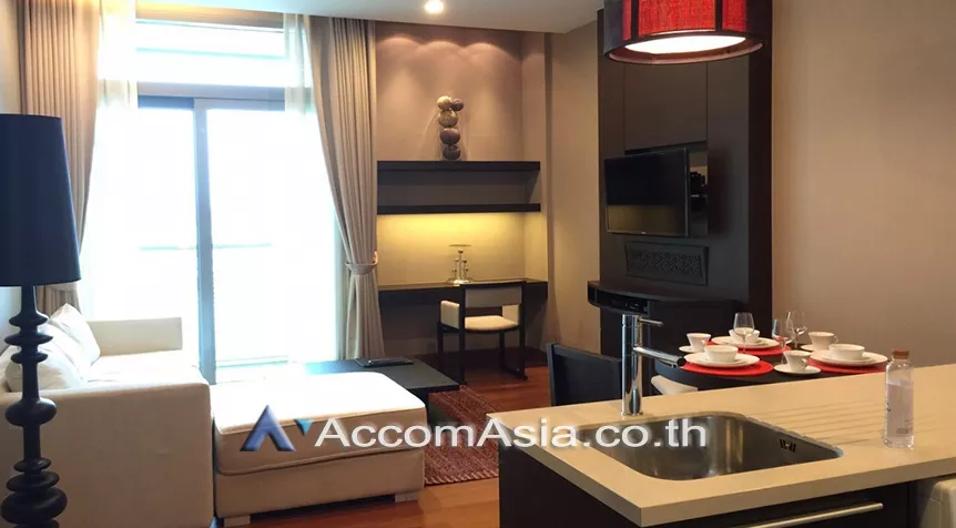  1 Bedroom  Condominium For Rent & Sale in Ploenchit, Bangkok  near BTS Ploenchit (1519364)