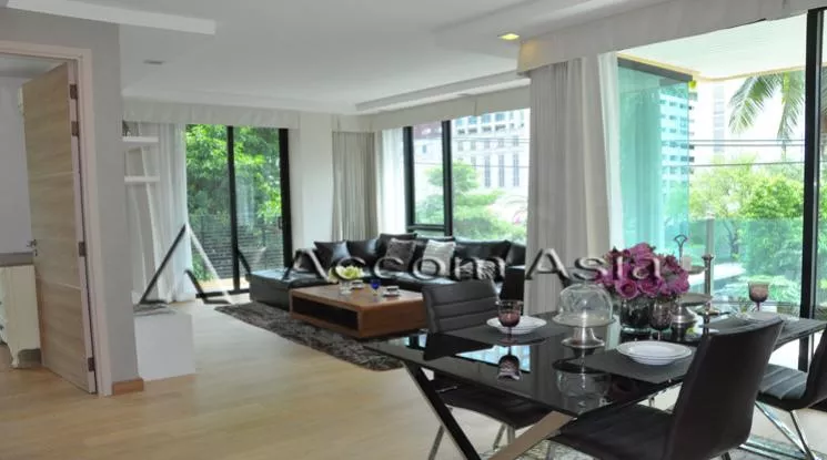  2 Bedrooms  Condominium For Rent in Ploenchit, Bangkok  near BTS Ploenchit (1519369)