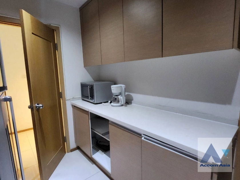  3 Bedrooms  Condominium For Rent in Sathorn, Bangkok  near BTS Chong Nonsi - BRT Sathorn (1519431)