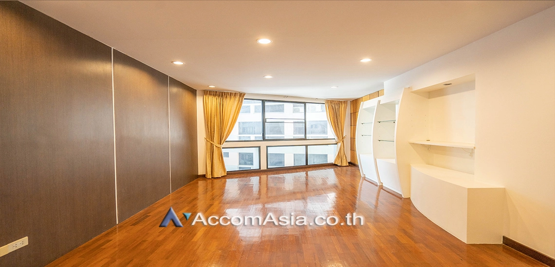 Pet friendly |  3 Bedrooms  Condominium For Rent in Sukhumvit, Bangkok  near BTS Phrom Phong (1519460)