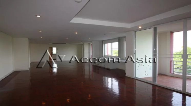  4 Bedrooms  Condominium For Rent in Ploenchit, Bangkok  near BTS Ploenchit (1519537)