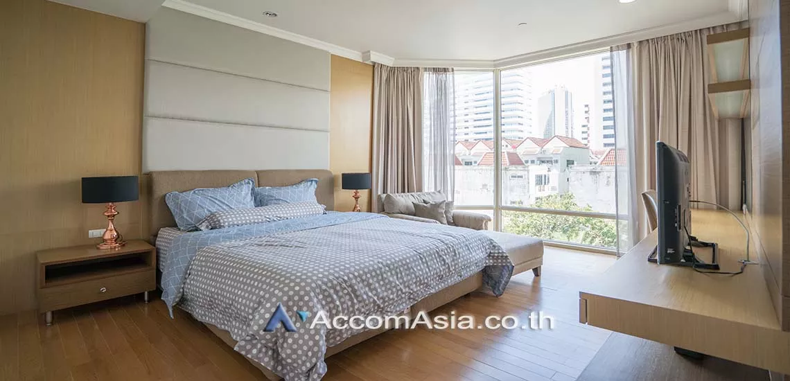  3 Bedrooms  Condominium For Rent in Sukhumvit, Bangkok  near BTS Phrom Phong (1519563)