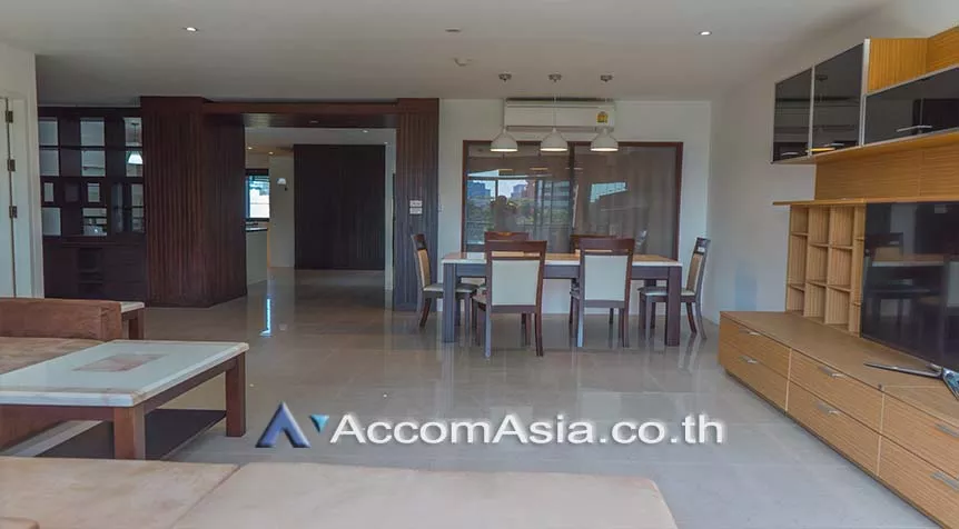 Pet friendly |  2 Bedrooms  Condominium For Rent in Sukhumvit, Bangkok  near BTS Ekkamai (1519569)