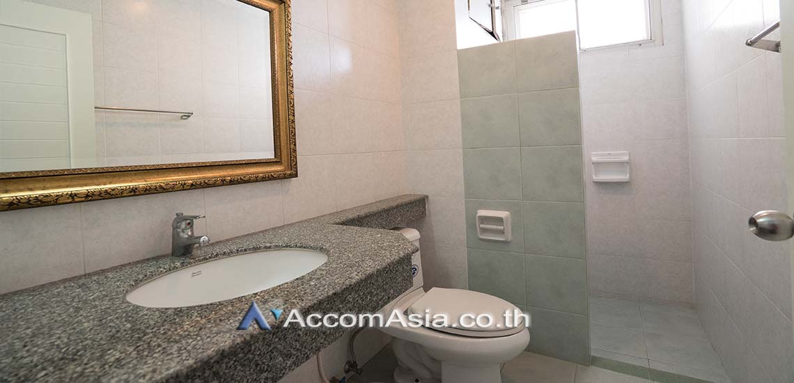 9  3 br Apartment For Rent in Sathorn ,Bangkok BTS Chong Nonsi at Low Rised Building 1419727