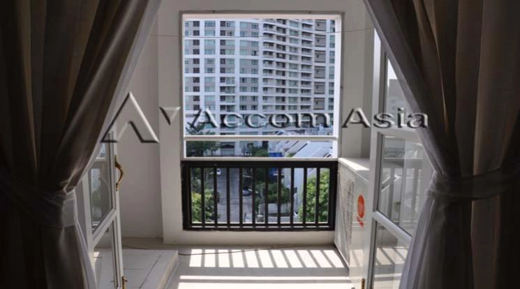 Pet friendly |  3 Bedrooms  Apartment For Rent in Ploenchit, Bangkok  near BTS Chitlom (1519738)